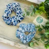 Σετ scrunchies μπλε φλοράλ